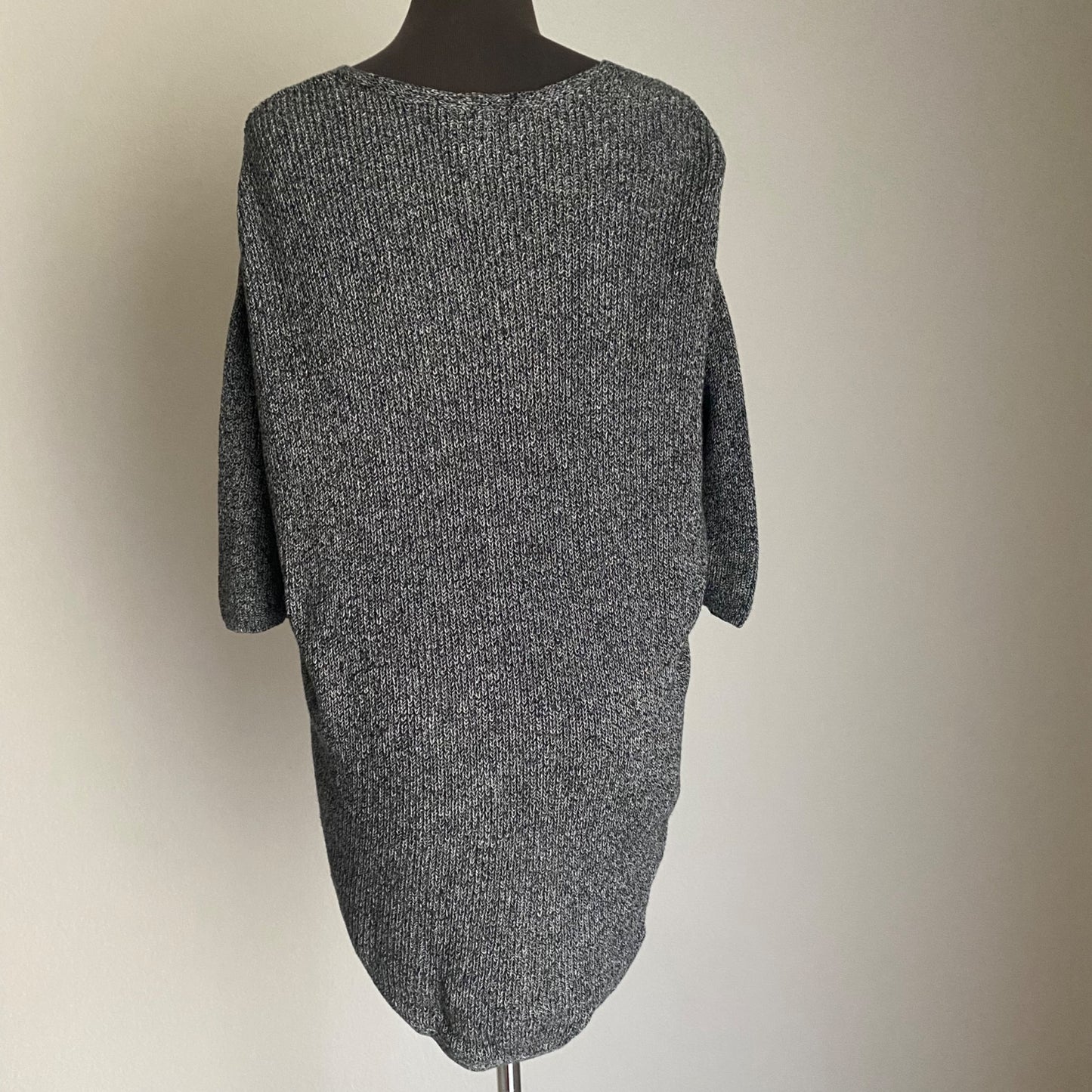 Express sz SP 100% cotton Short sleeve V neck knit sweater