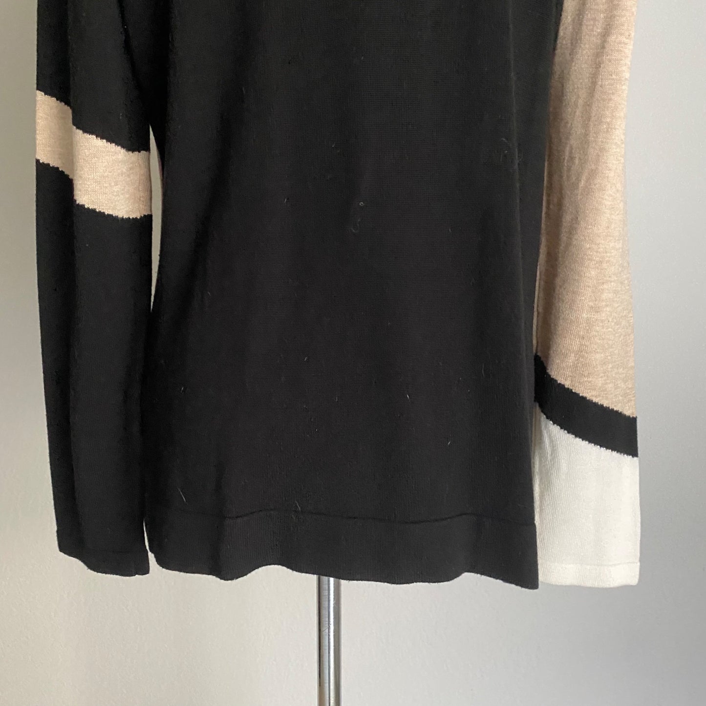 Calvin Klein sz M block color Long sleeve scoop neck sweater