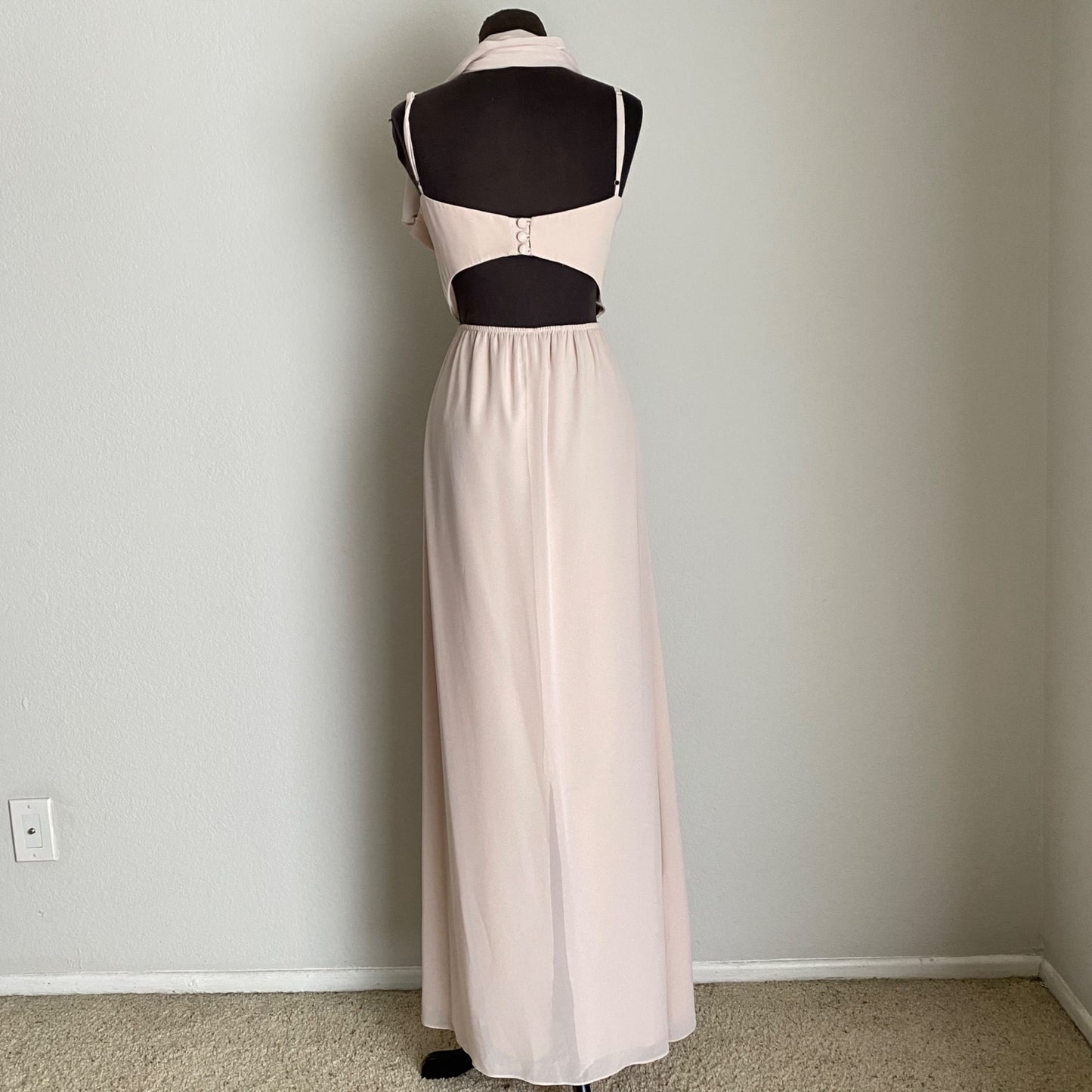 Ceremony sz M Spaghetti strap belted sweetheart maxi gown