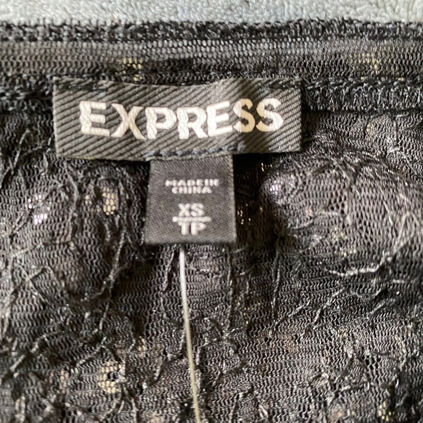 Express sz XS Sleeveless scoop neck sequin crop top Blouse