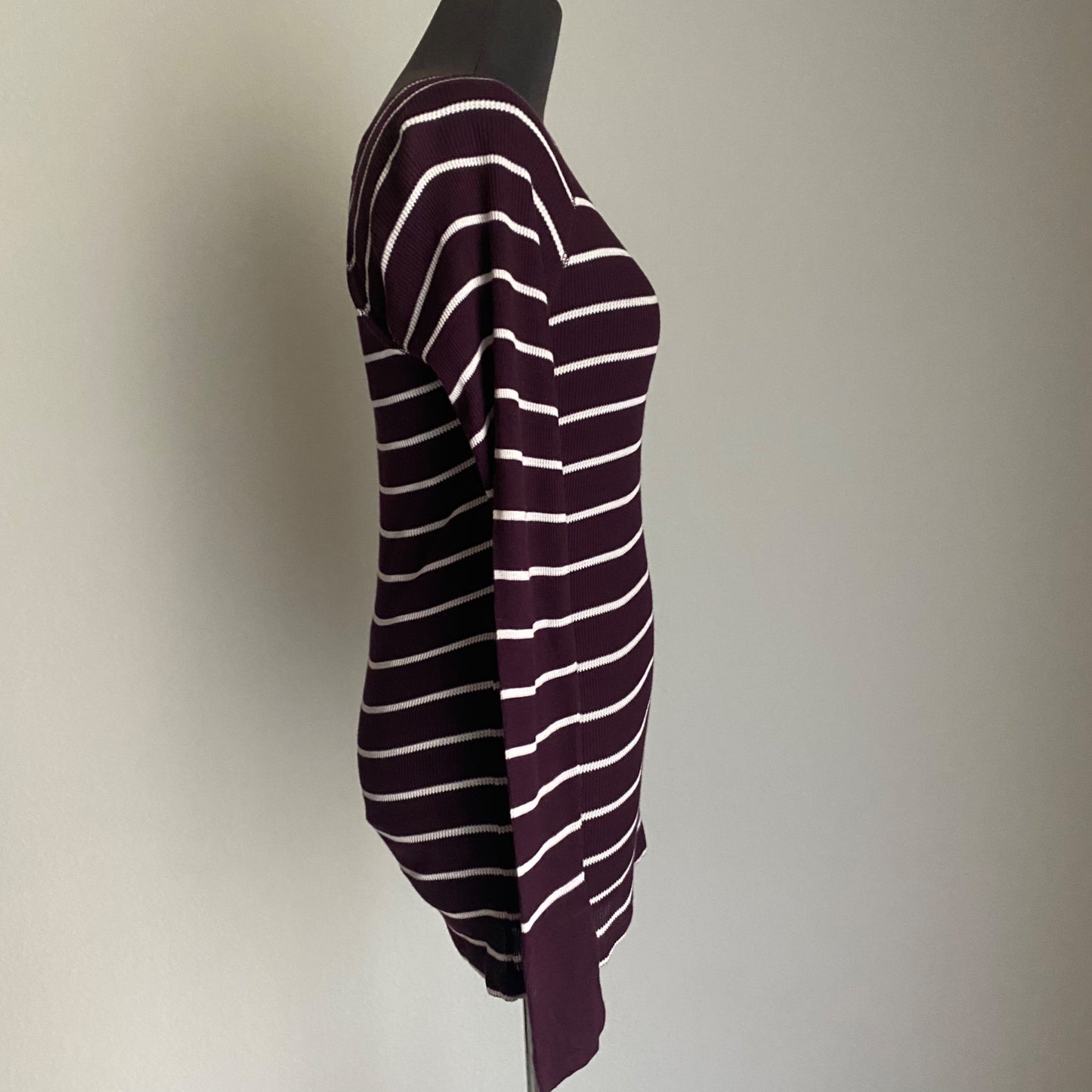 Gap sz M Long sleeve cotton boat neck stripe shirt