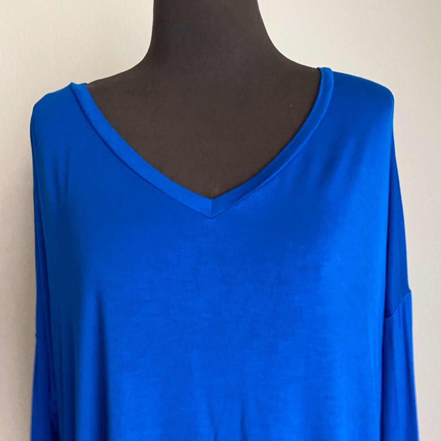 Guess by Marciano sz S Long sleeve V neck tunic shirt blouse