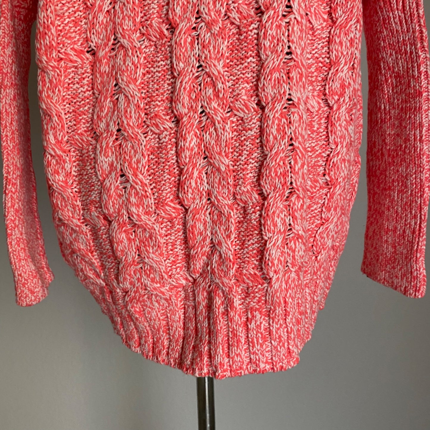 Express sz XS cotton cable knit long sleeve V Neck sweater