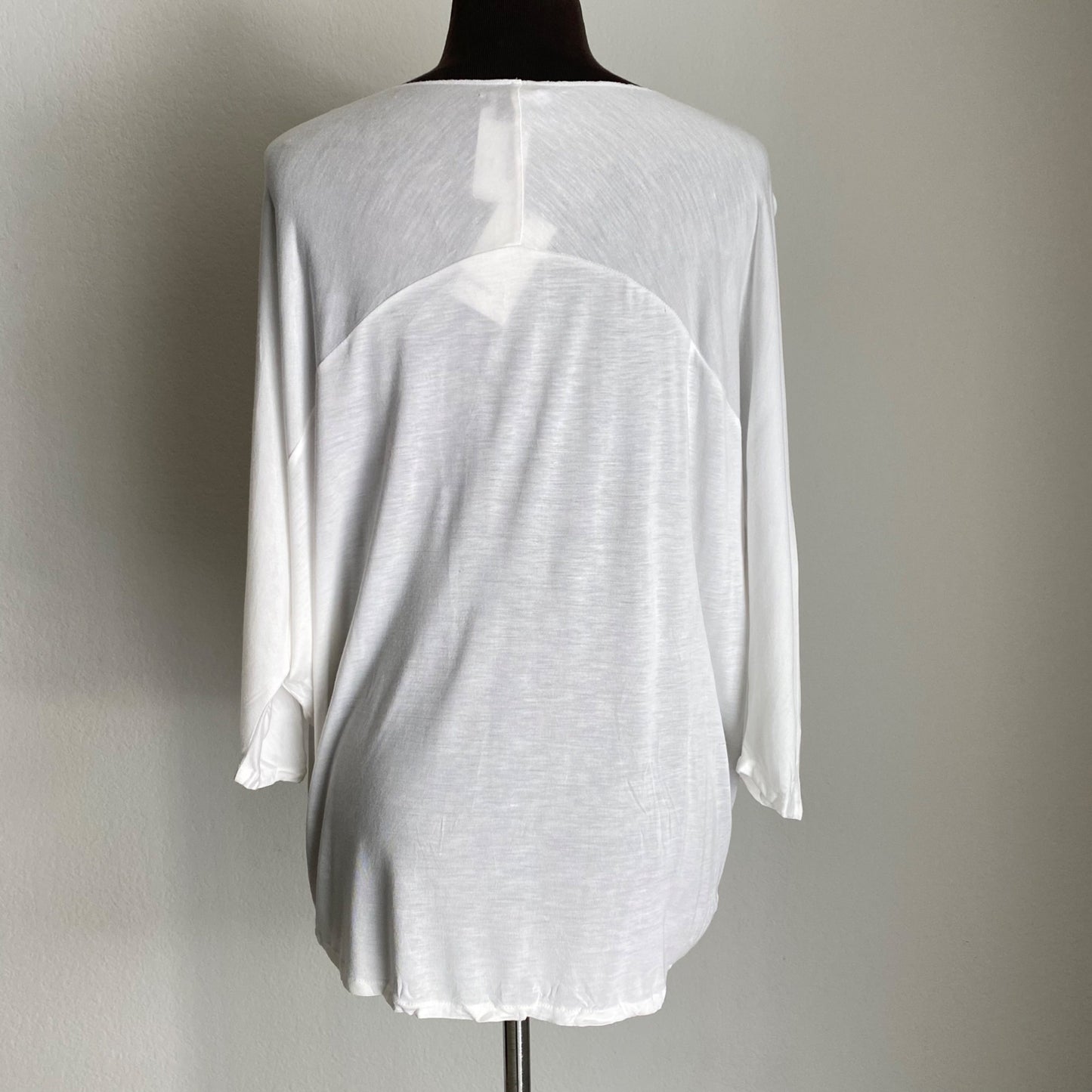 Neiman Marcus Vince sz S  3/4 length sleeve Scoop neck blouse shirt