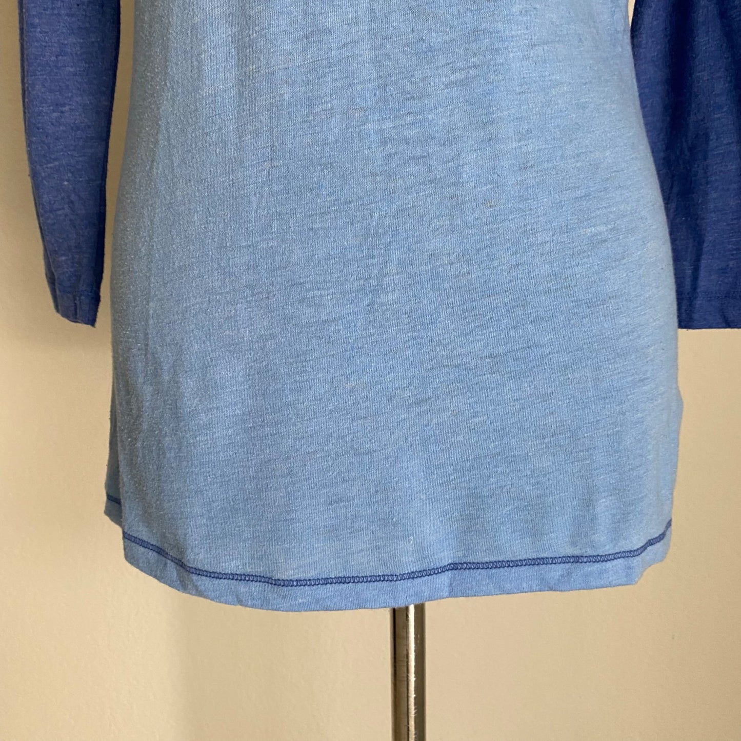 Old Navy sz S Vintage inspired long sleeve scoop neck shirt