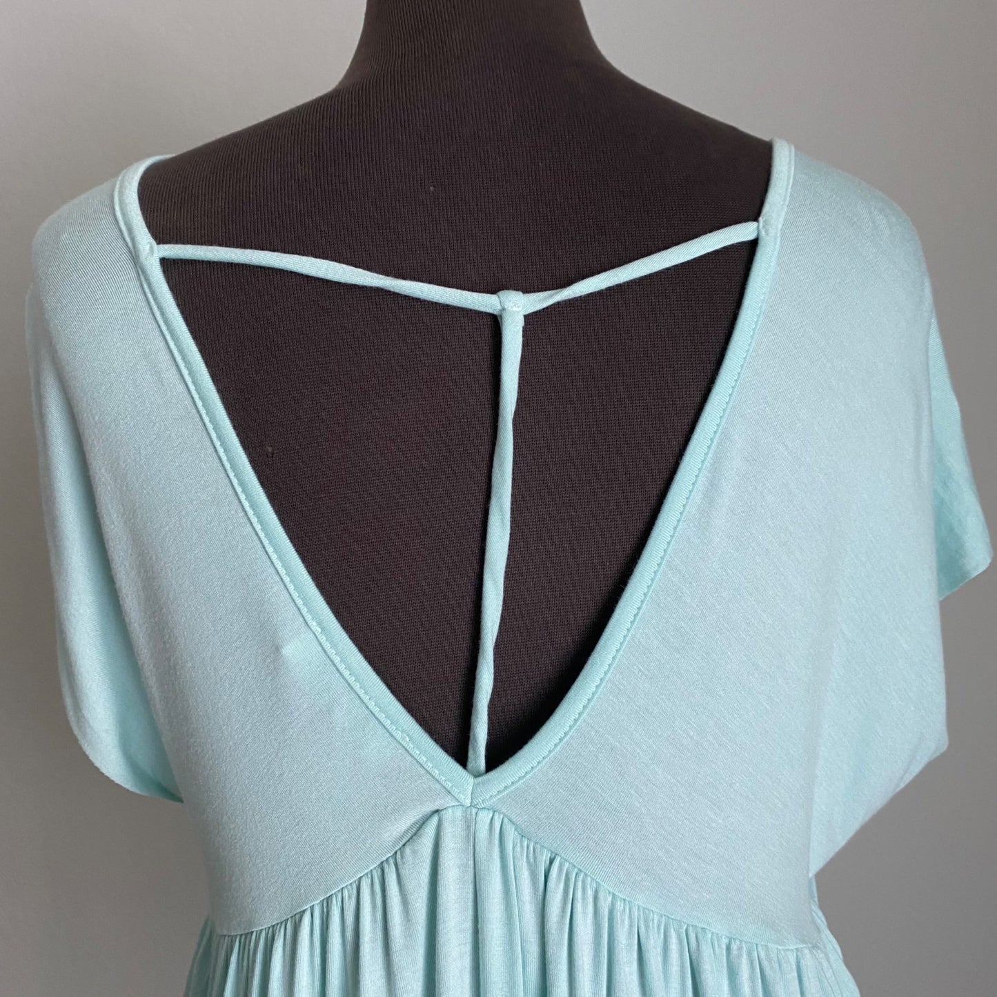 Grace & Lace sz XS sleeveless open back plunge tunic flare top blouse