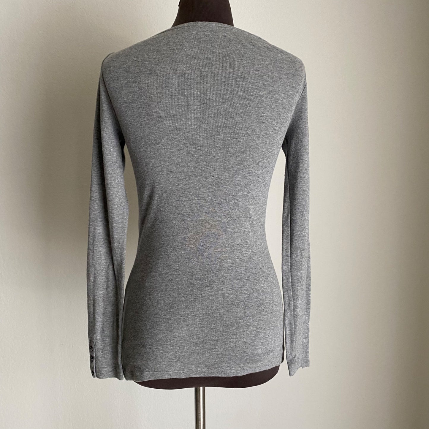 Gap sz XS cotton Long sleeve scoop neck fitted shirt
